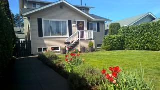 3629 44th Ave, Seattle WA  98116-3709 exterior