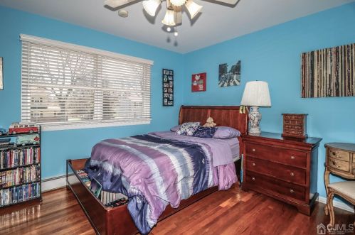 5 Pendleton Pl, Edison NJ 08820-2737 exterior