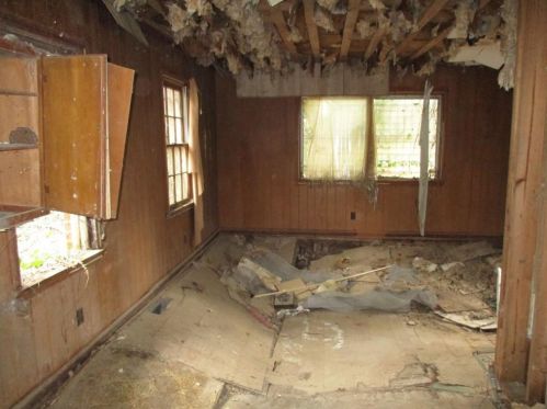 2012 Cascade Rd, Atlanta GA 30311-2828 exterior