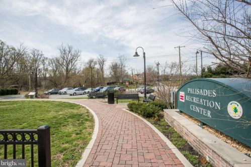 2844 Arizona Ave, Washington DC 20016-3415 exterior