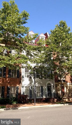 510 Royal St, Alexandria VA  22314-2092 exterior