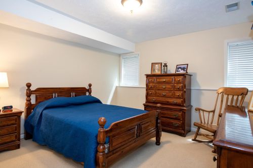 2242 Meadowglen Dr, Grand Rapids MI 49505-6302 exterior