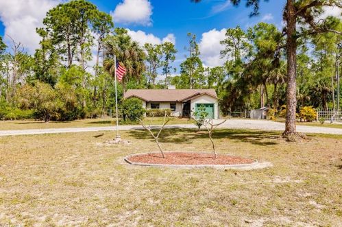 681 20th Ave, Naples, FL 34120-2383