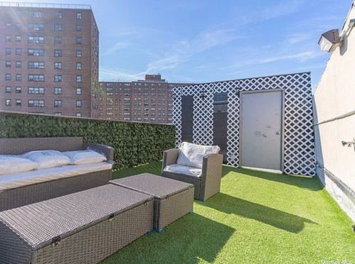 555 137th St, Bronx NY  10451-4225 exterior