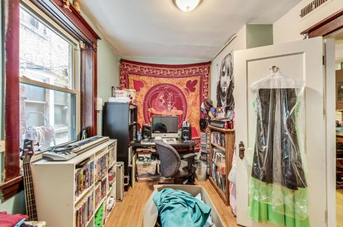 3315 Oakley Ave, Chicago IL 60618-6207 exterior