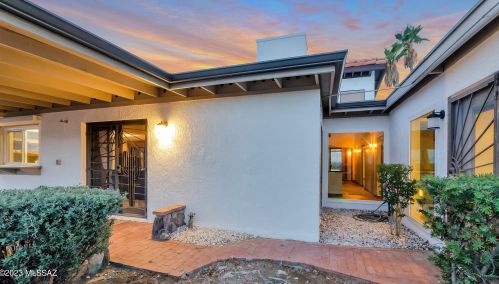 4701 Camino Gacela, Tucson AZ  85718-6813 exterior
