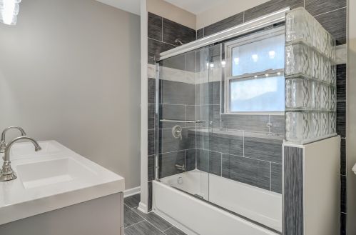 628 15 Ave, Broadview IL 60153-1204 exterior