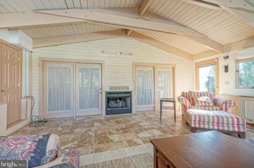 317 Kraft Ct, Camden NJ 08107-1075 exterior