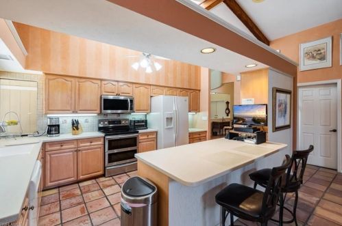 805 Bentwood Dr, Naples FL 34108-8221 exterior