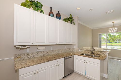 2582 Marshfield Ct, Fort Pierce FL 34953-4369 exterior