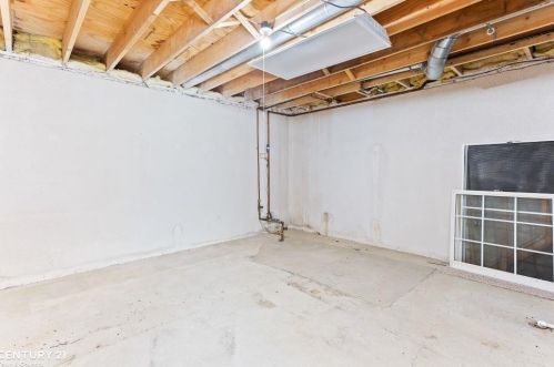 1050 Pointe Pl Blvd, Rochester MI 48307-1794 exterior