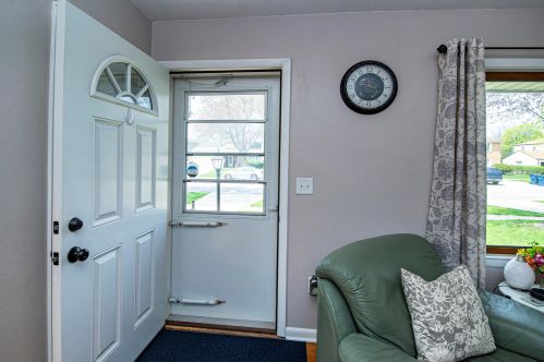 3842 84, Milwaukee WI 53228-1706 exterior