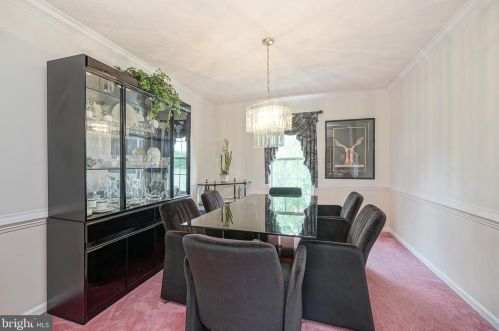 42 Hamilton Lk Dr, Trenton NJ 08619-3437 exterior