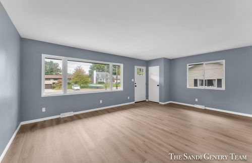 1845 Bonneville Dr, Meskegon MI 49441-3709 exterior