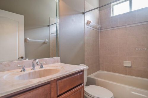 8028 Hampton Lake Dr, Tampa FL  33647-3558 exterior