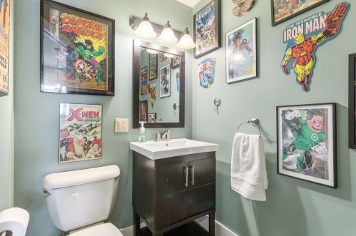 1061 Robinhood Dr, Meskegon MI  49445-2075 exterior