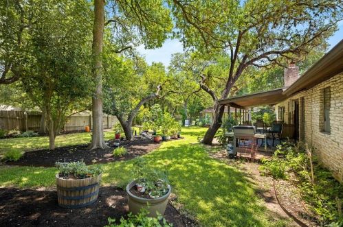 8709 Collingwood Dr, Austin TX 78748-5204 exterior