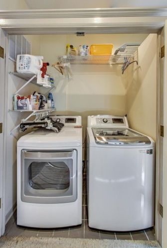 1133 Schubert Ave, Chicago IL 60614-1507 exterior