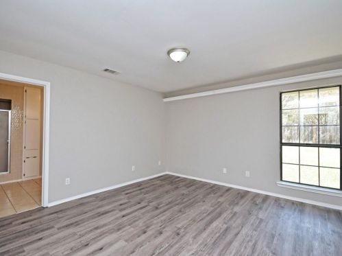 8302 Farmington Ct, Austin TX 78736-1744 exterior