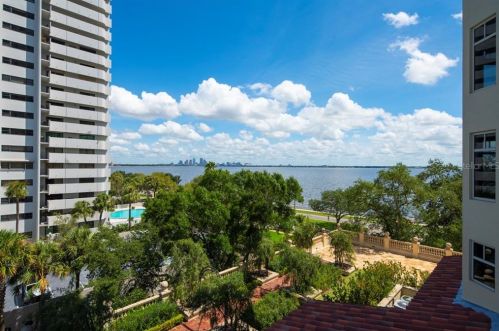 4201 Bayshore Blvd, Tampa FL  33611-1629 exterior