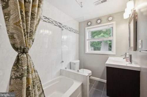 39 Norman St, Chester PA 19014-2140 exterior