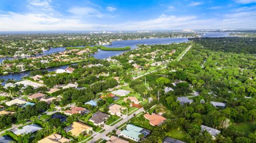 19088 Loxahatchee Riv Rd, Jupiter FL 33458-2414 exterior