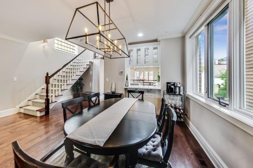 1542 Oakdale Ave, Chicago IL 60657-4024 exterior