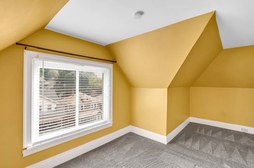 323 Elizabeth Ave, Pittsburgh PA 15202-2722 exterior