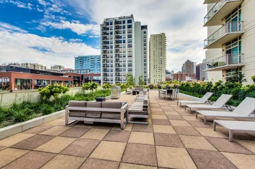 230 Division St, Chicago IL  60610-4319 exterior