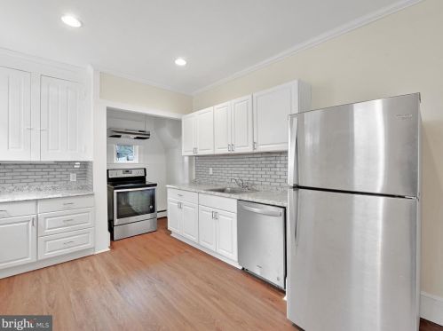 27 New Dorwart St, Lancaster PA 17603-5220 exterior