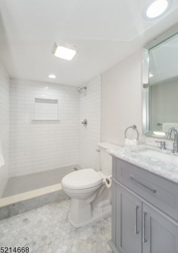 18 Kensington Ter, Maplewood NJ  07040-1323 exterior