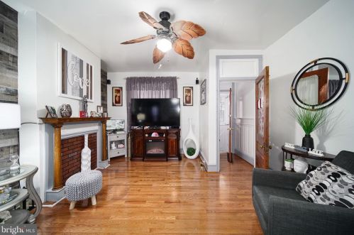 3646 9th St, Philadelphia, PA 19140-4319