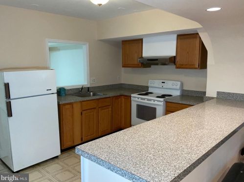 10229 Holly Hill Pl, Rockville MD  20854-5025 exterior