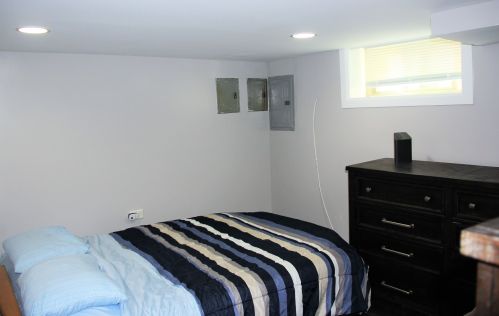 8733 Harper Ave, Chicago IL 60619-4606 exterior