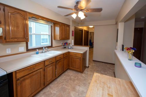 8442 Montana Ave, Milwaukee WI 53227-3357 exterior