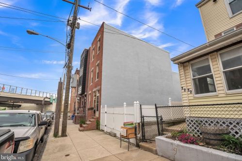 1208 Fletcher St, Philadelphia PA 19125-1540 exterior