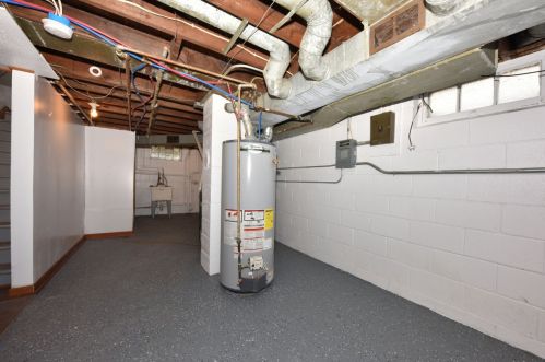 4649 20th St, Milwaukee WI  53221-2807 exterior