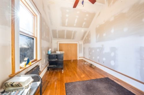 85 Lawrence Ave, Town Center NJ  07052-3707 exterior