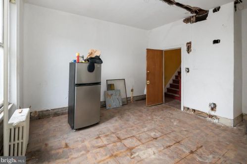 1637 Girard Ave, Philadelphia PA 19130-1514 exterior