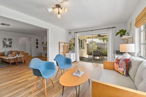 1330 27 Ave, Boynton Beach FL 33435-7529 exterior