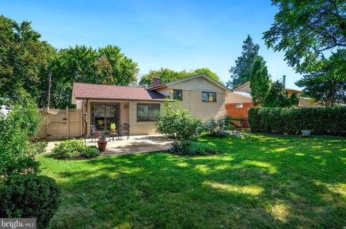 814 Whittington Ter, Silver Spring MD 20901-1056 exterior