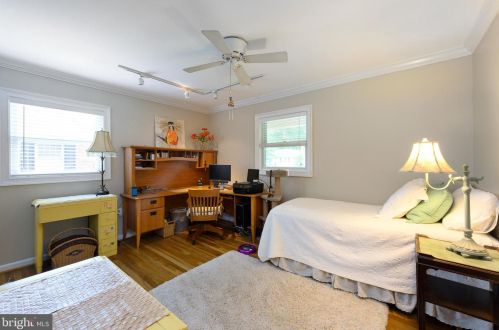 1803 Cool Spg Dr, Alexandria VA 22308-1630 exterior