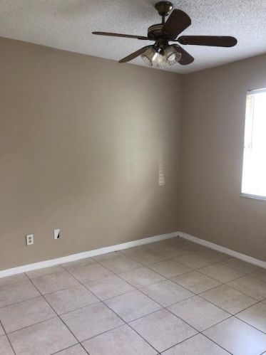 1125 Colorado Ave, Fort Pierce FL 34953-1806 exterior