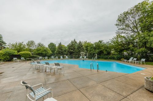 4215 100th St, Milwaukee WI 53222-1301 exterior