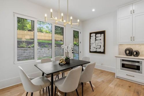 3918 Flowerland Dr, Atlanta GA  30319-1806 exterior