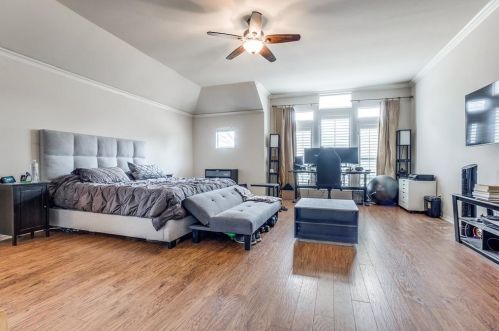 3836 Granbury Dr, Dallas TX 75287-4931 exterior