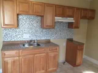 42 Melrose St, Springfield MA  01109-3724 exterior