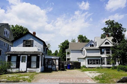 279 Main St, Torrington CT 06790-6946 exterior