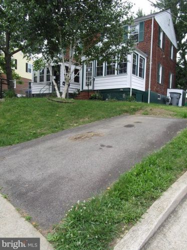 2613 Jefferson Dr, Alexandria, VA 22303-1330