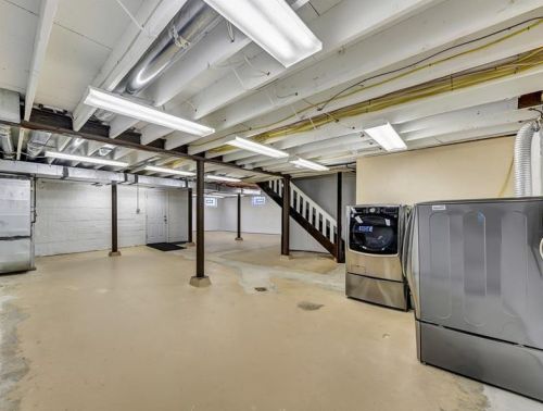 301 Bon Air Ave, Pittsburgh PA 15210-3208 exterior